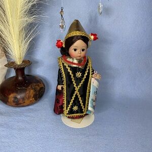Madame Alexander Doll Indonesia #579 In Box International Dolls w/tag 1970s-80s
